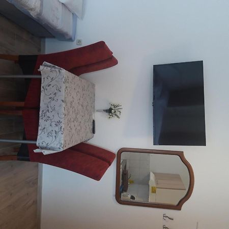 Rooms Nikola Tucepi Bagian luar foto