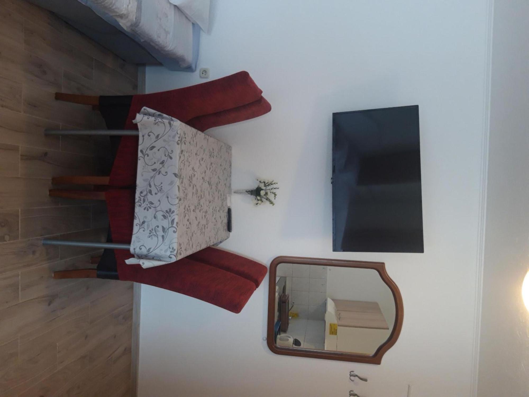 Rooms Nikola Tucepi Bagian luar foto